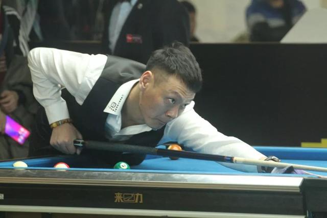 在篮下对抗 在篮下对抗