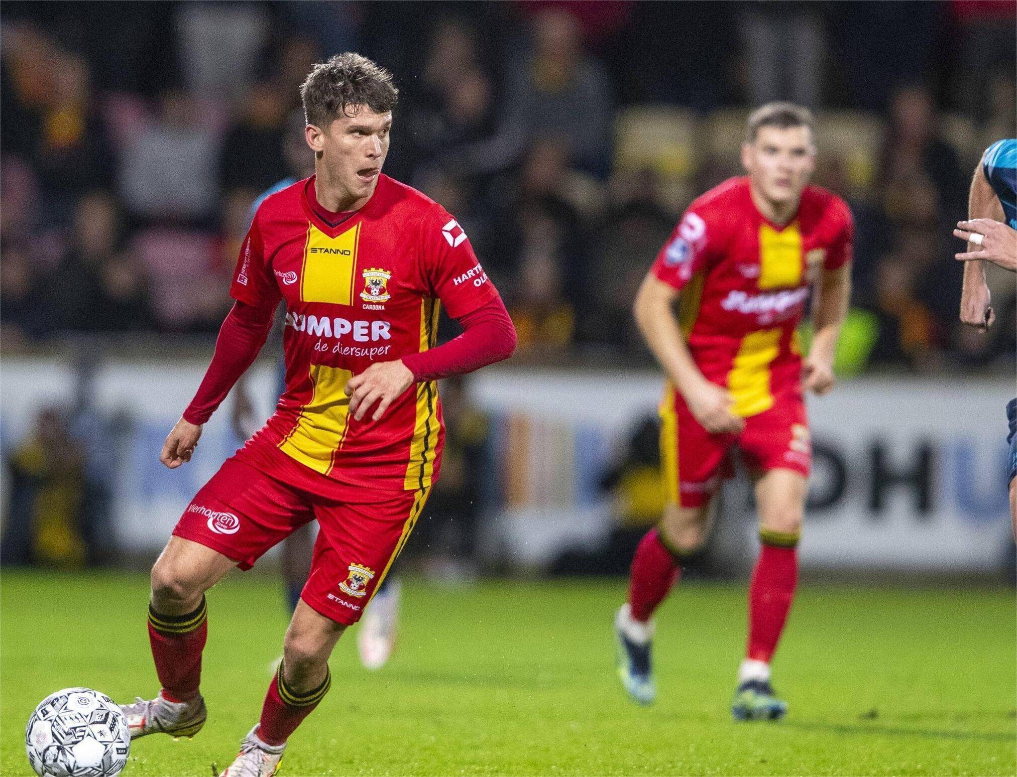 着巨大的挑 着巨大的挑